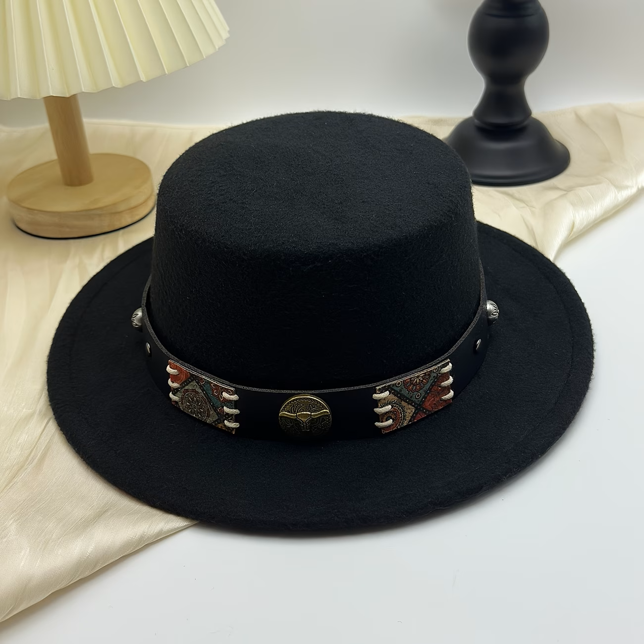 Retro Bull Head Patch Flat Cap – Rugged Meets Refined