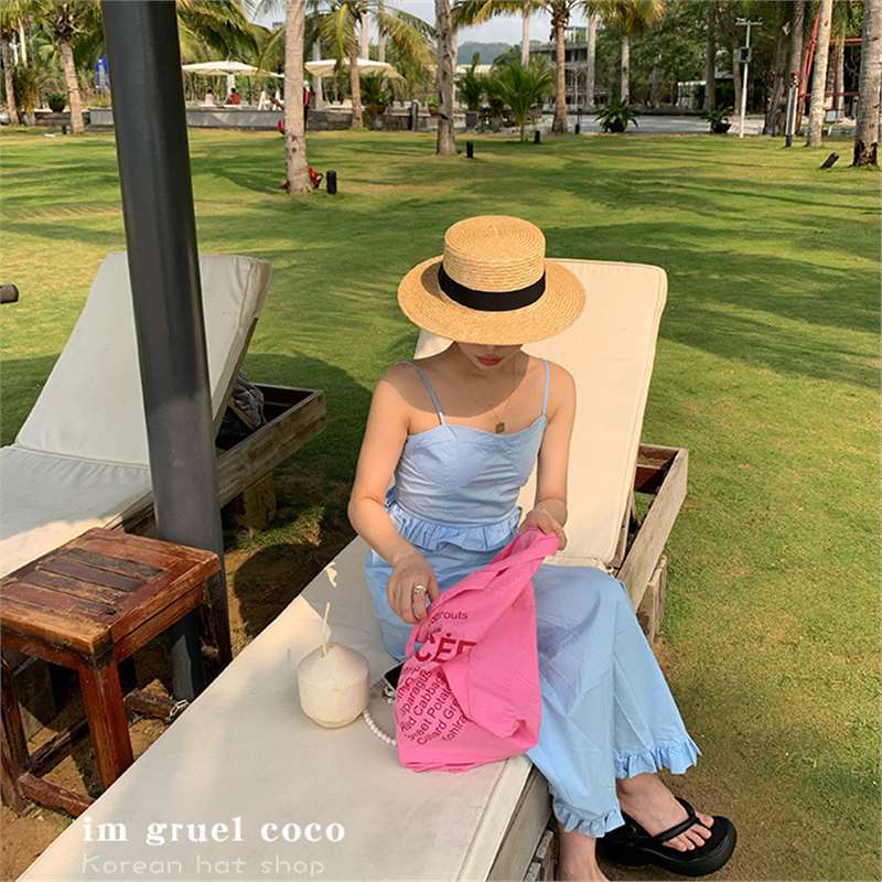 Spring and Summer New Style Beach Hat for Seaside Vacation, Sun Protection, Chanel-Inspired Red Elegant Fashion Flat-Top Flat-Brimmed Hat Trend