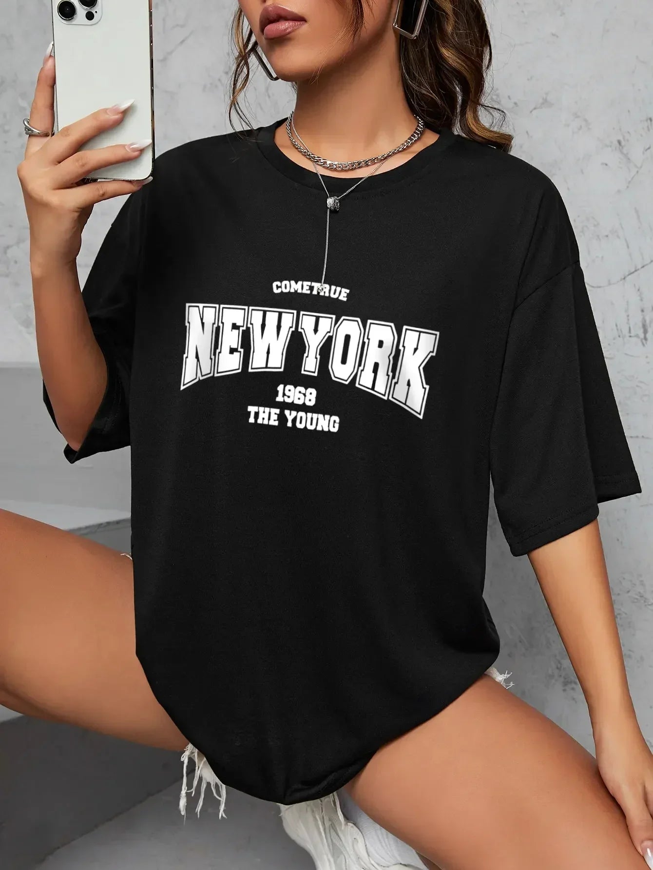 Women’s New York 1968 Graphic Oversized T-Shirt – Urban Vintage Aesthetic